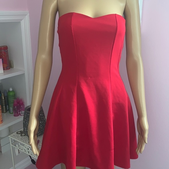 Wet Seal Dresses & Skirts - Wet seal strapless dress